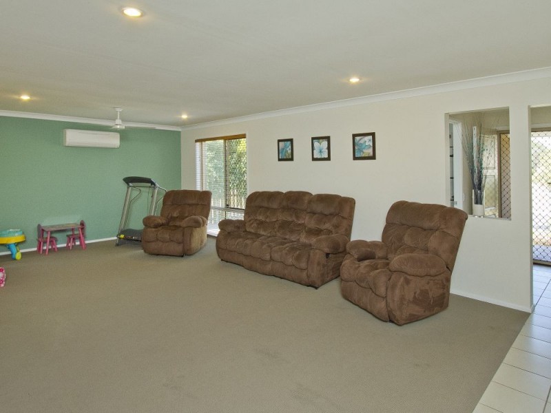 18 Christopher Place, Morayfield QLD 4506