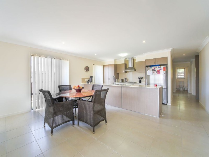2 Codrington Circuit, Pacific Pines QLD 4211
