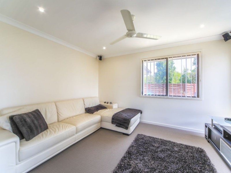 2 Codrington Circuit, Pacific Pines QLD 4211