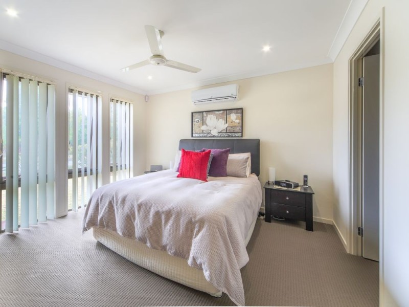2 Codrington Circuit, Pacific Pines QLD 4211