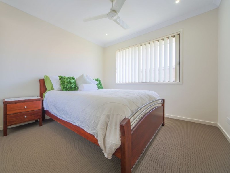 2 Codrington Circuit, Pacific Pines QLD 4211