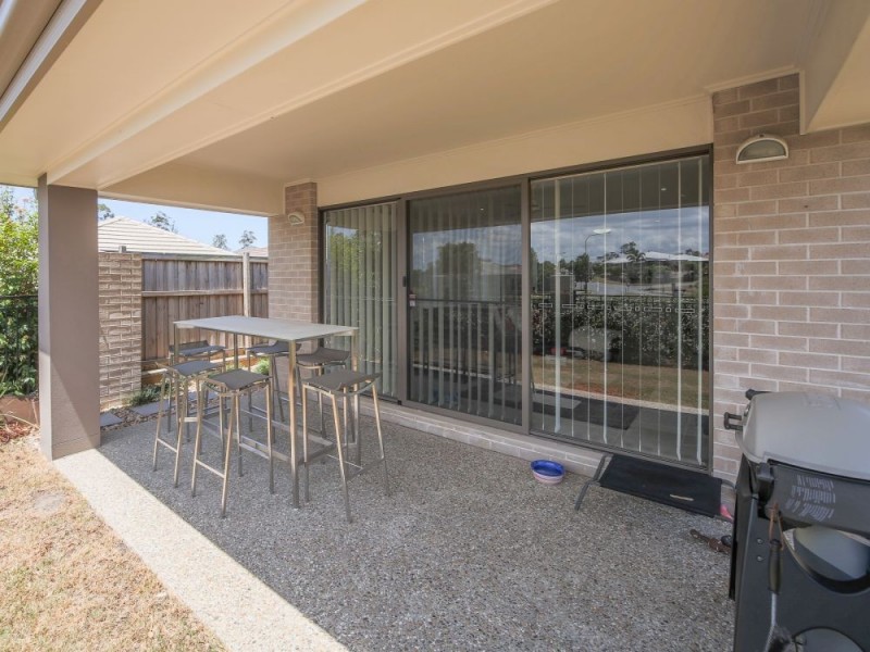 2 Codrington Circuit, Pacific Pines QLD 4211