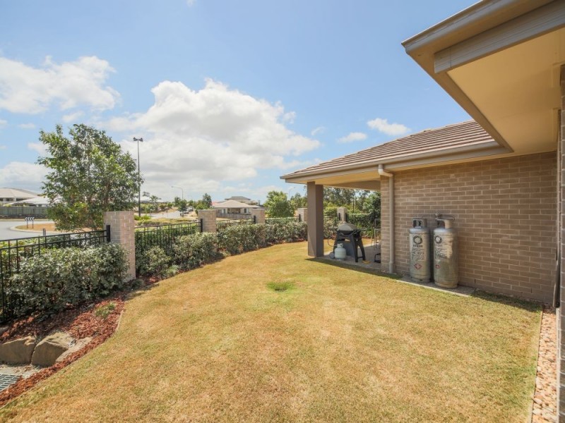 2 Codrington Circuit, Pacific Pines QLD 4211