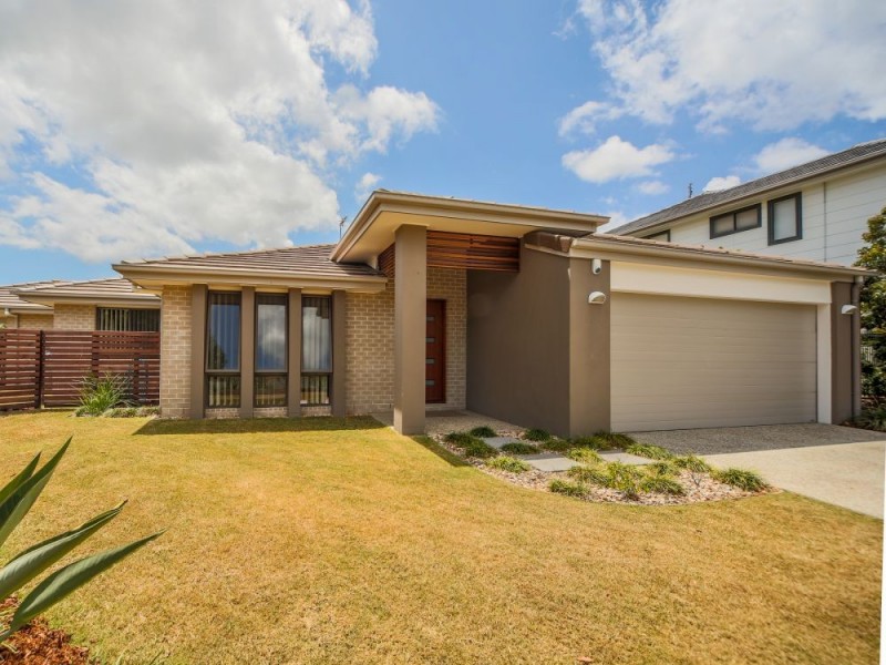 2 Codrington Circuit, Pacific Pines QLD 4211