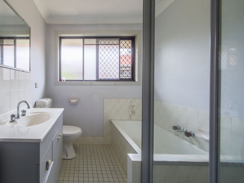 1/23 Nina Parade, Arundel QLD 4214