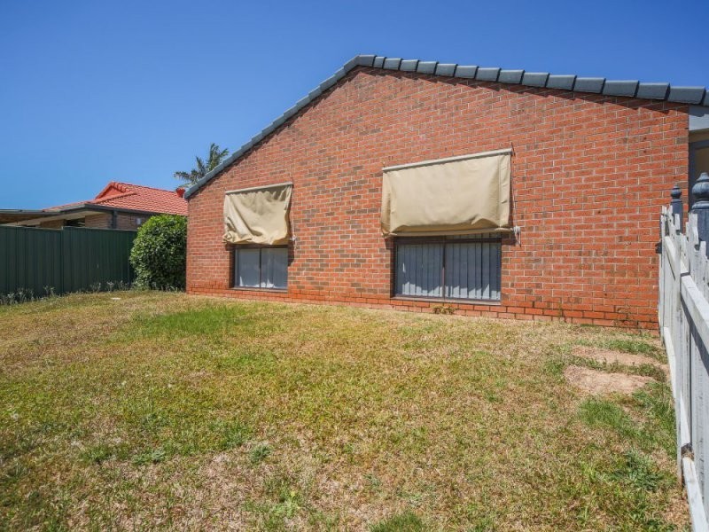 1/23 Nina Parade, Arundel QLD 4214