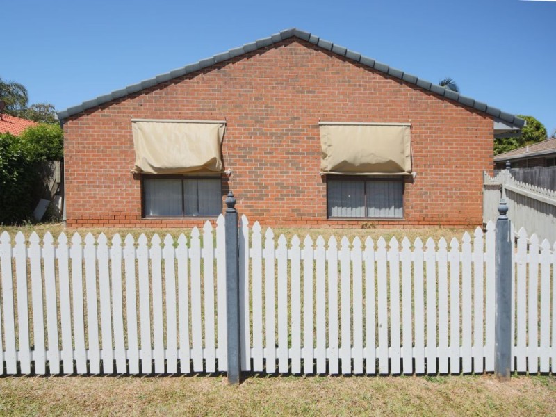 1/23 Nina Parade, Arundel QLD 4214