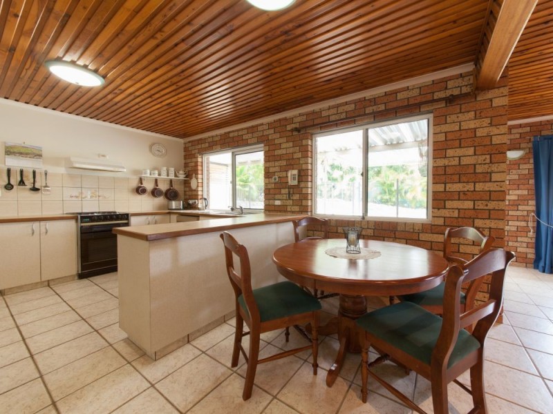 16 Edenderry Street, Manly West QLD 4179