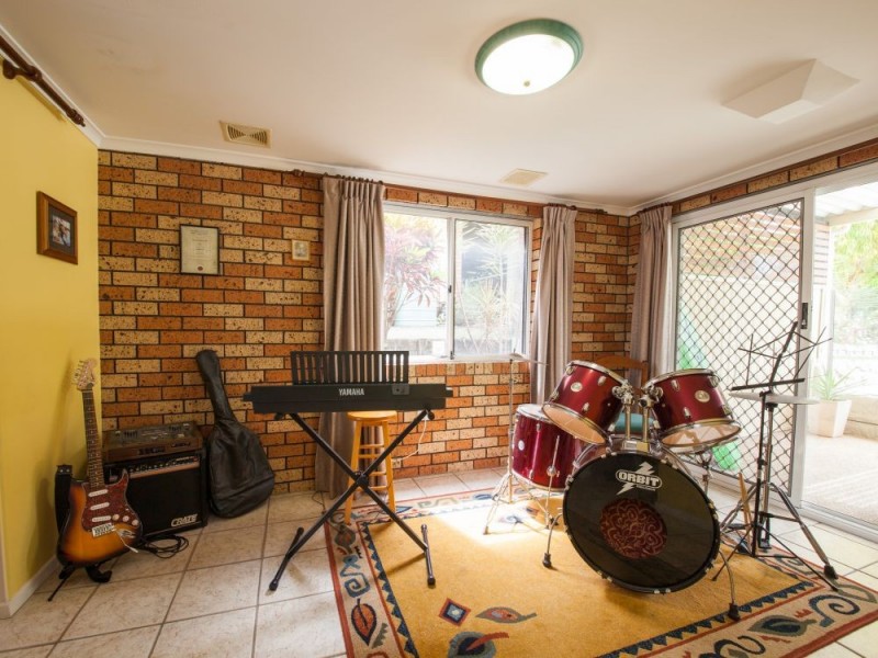 16 Edenderry Street, Manly West QLD 4179