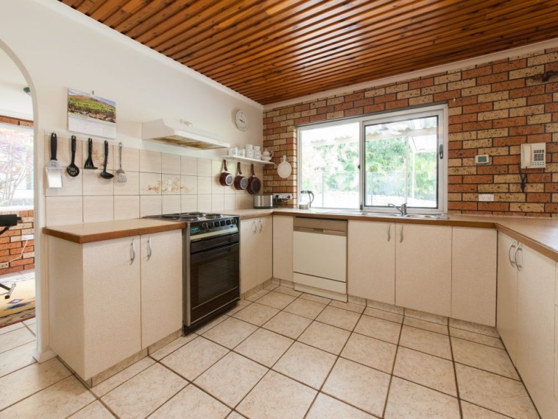 16 Edenderry Street, Manly West QLD 4179