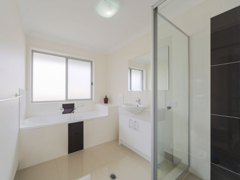 2/1 Lenton Street, Coomera QLD 4209