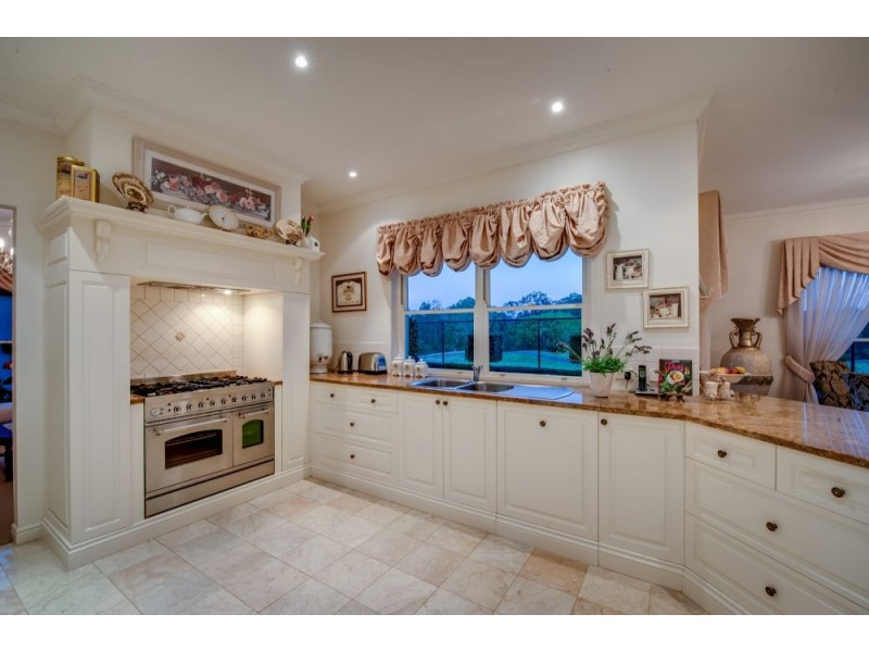30 Riverside Terrace, Windaroo QLD 4207