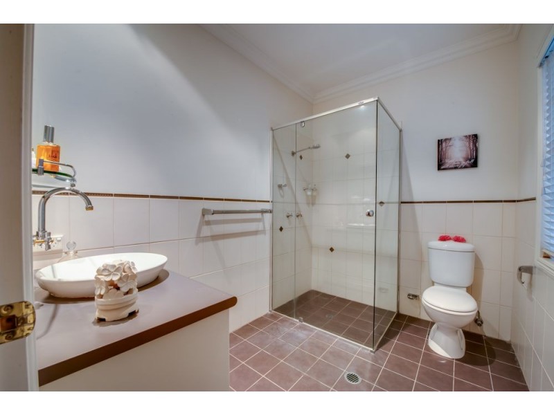 30 Riverside Terrace, Windaroo QLD 4207