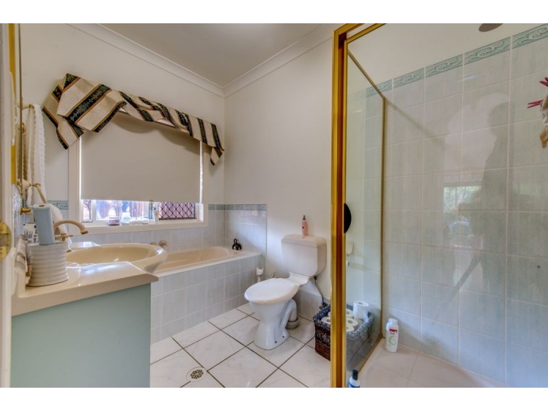 82 Jubilee Ave, Forest Lake QLD 4078