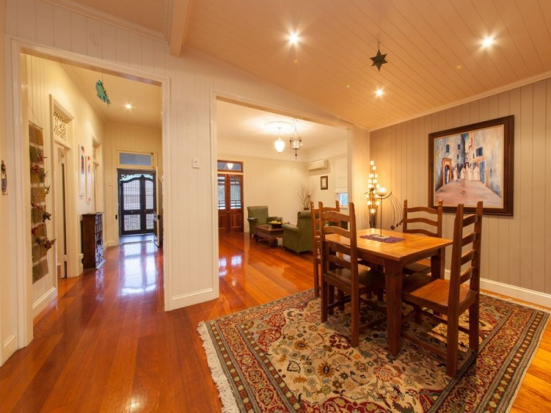 39 Raymond Street, Shorncliffe QLD 4017