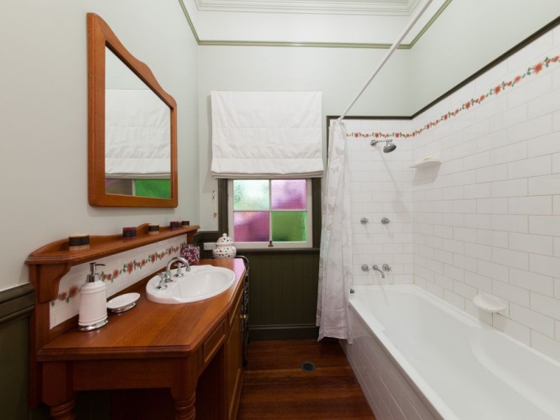 39 Raymond Street, Shorncliffe QLD 4017