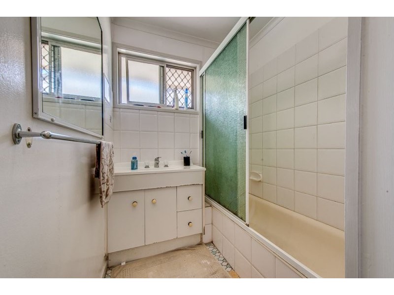 19 Dorricott Crescent, Goodna QLD 4300