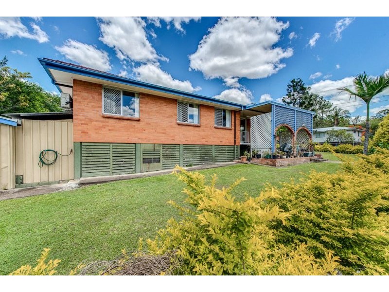 19 Dorricott Crescent, Goodna QLD 4300