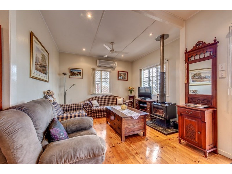 16 Fitzgerald Street, North Ipswich QLD 4305