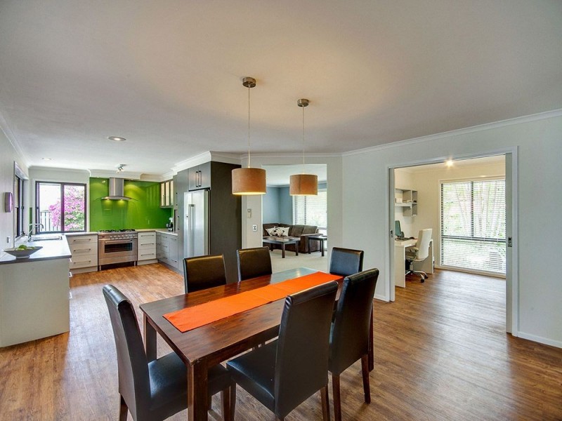 28 Eucumbene Drive, Petrie QLD 4502