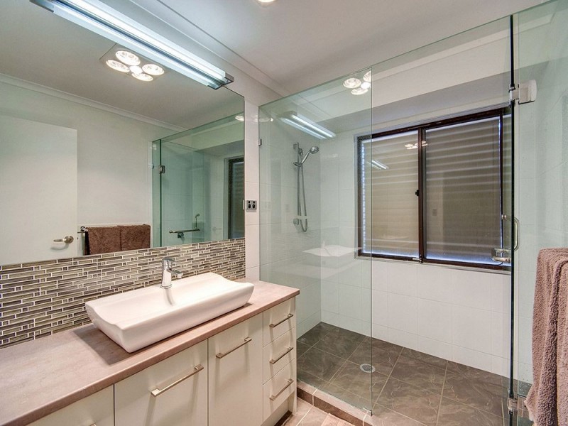 28 Eucumbene Drive, Petrie QLD 4502