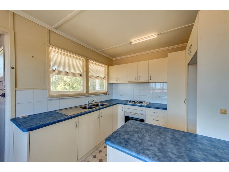 11 Kingaroy St, Stafford Heights QLD 4053