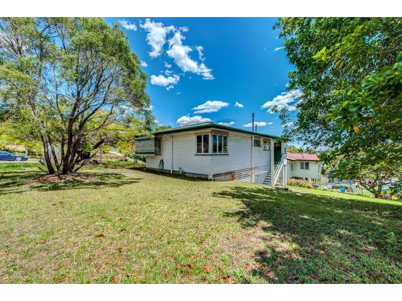 11 Kingaroy St, Stafford Heights QLD 4053