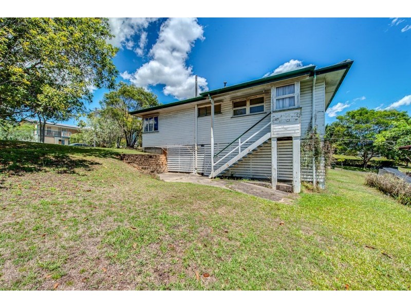 11 Kingaroy St, Stafford Heights QLD 4053
