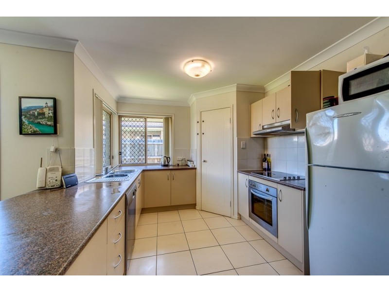 2 Josh Court, Flinders View QLD 4305