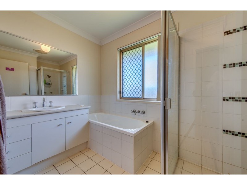 2 Josh Court, Flinders View QLD 4305