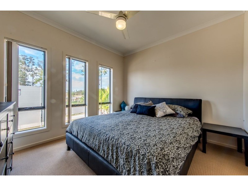 8 Arnaldo Avenue, Augustine Heights QLD 4300