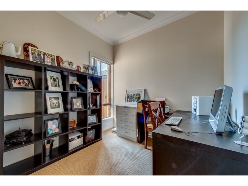 8 Arnaldo Avenue, Augustine Heights QLD 4300