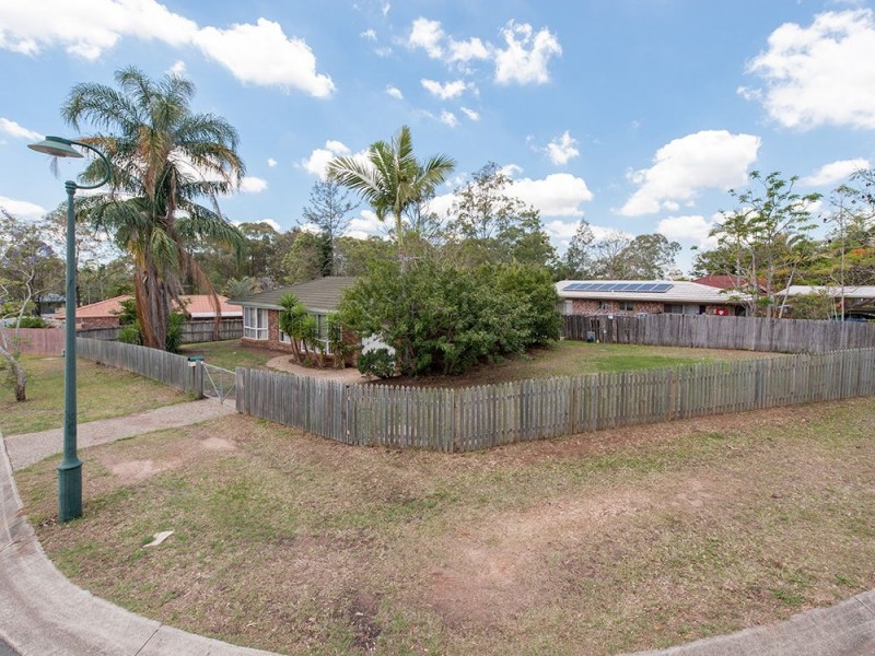 4 Warren Court, Loganlea QLD 4131