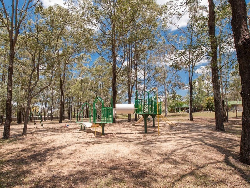 4 Warren Court, Loganlea QLD 4131