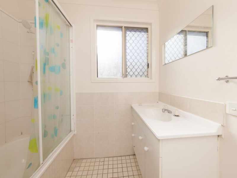 2 George Street, Kingston QLD 4114