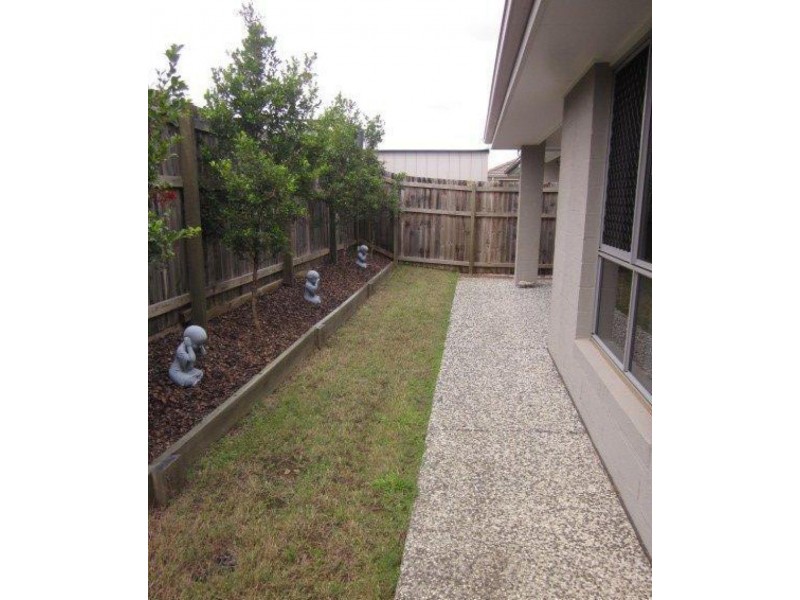 8 Hartley Crescent, North Lakes QLD 4509