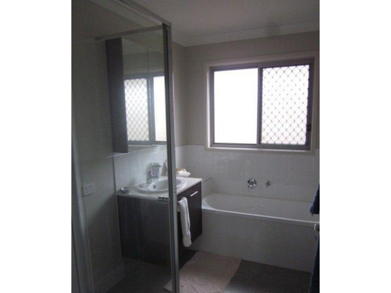 8 Hartley Crescent, North Lakes QLD 4509