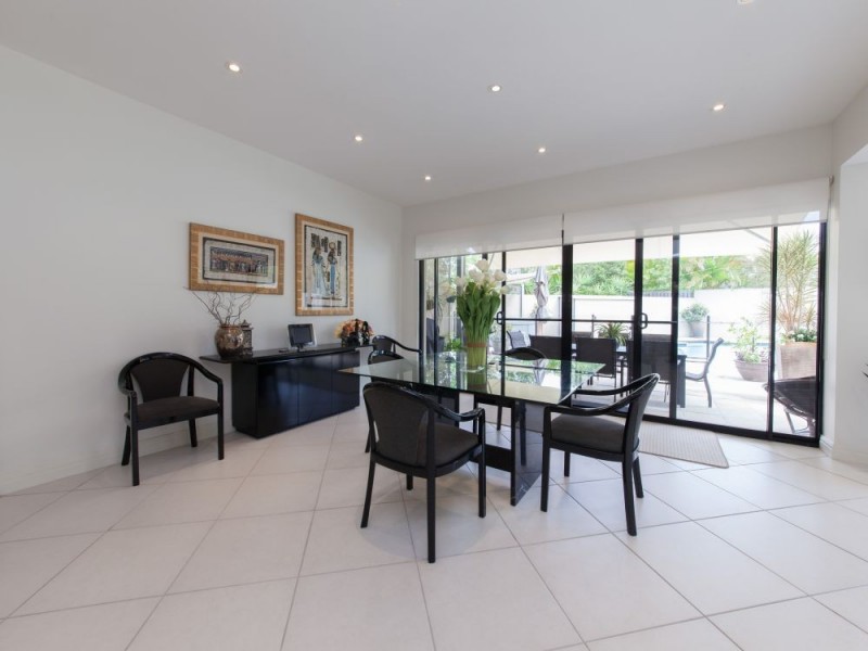 10 Sandalwood Close, Mackenzie QLD 4156