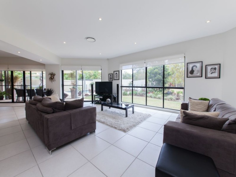 10 Sandalwood Close, Mackenzie QLD 4156