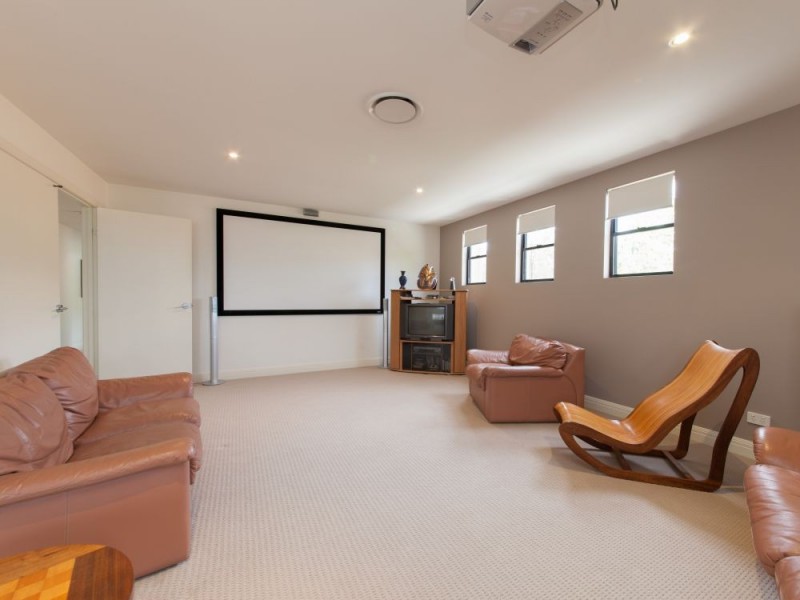 10 Sandalwood Close, Mackenzie QLD 4156