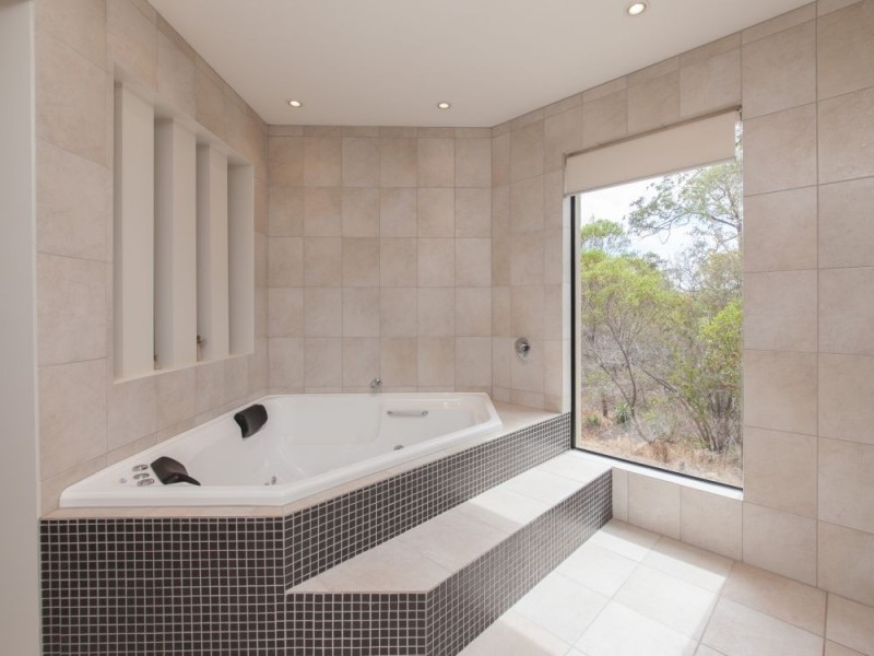 10 Sandalwood Close, Mackenzie QLD 4156