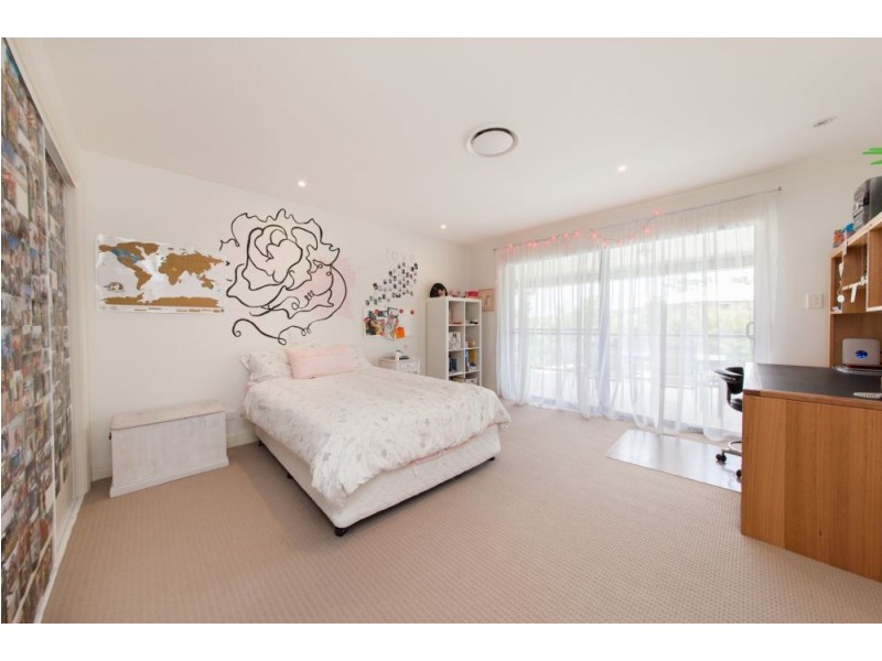 10 Sandalwood Close, Mackenzie QLD 4156