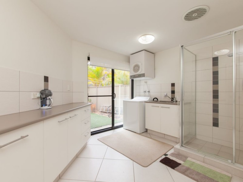 10 Sandalwood Close, Mackenzie QLD 4156