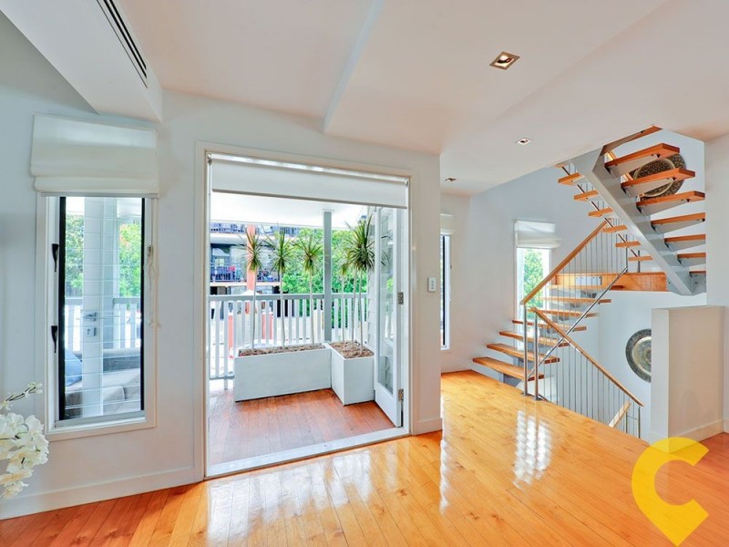 11 Isaac Street, Spring Hill QLD 4000