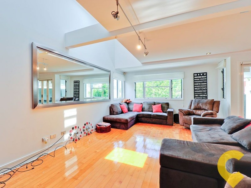 11 Isaac Street, Spring Hill QLD 4000