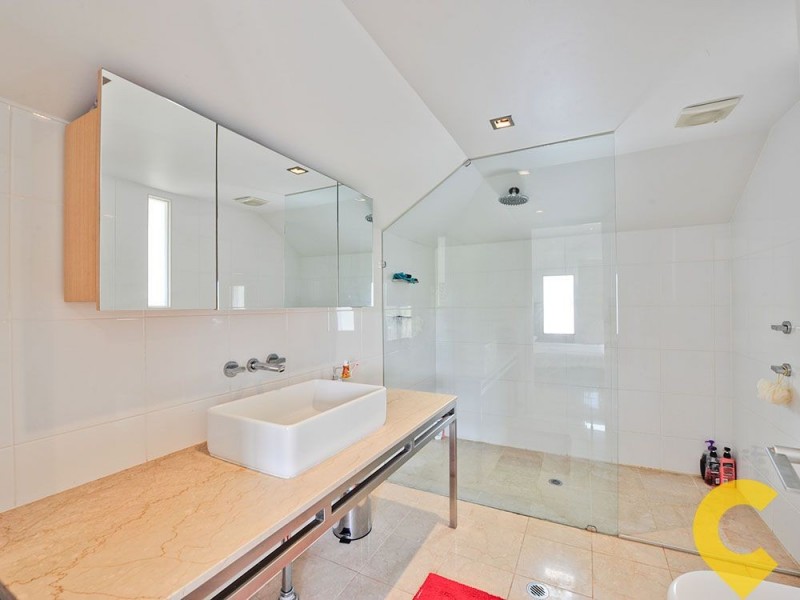 11 Isaac Street, Spring Hill QLD 4000