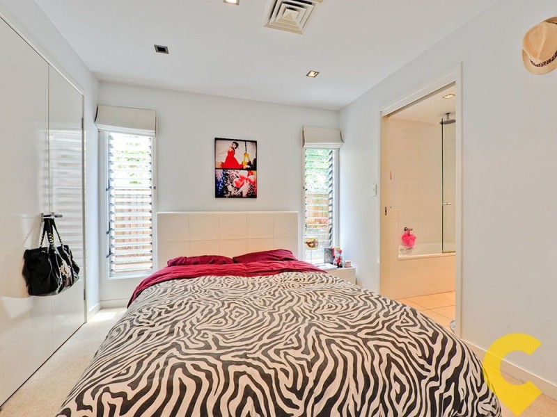 11 Isaac Street, Spring Hill QLD 4000