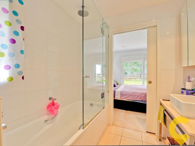 11 Isaac Street, Spring Hill QLD 4000