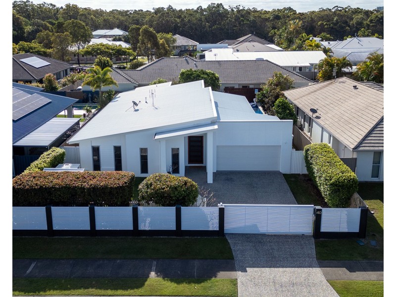 40 Sovereign Circuit, Pelican Waters QLD 4551