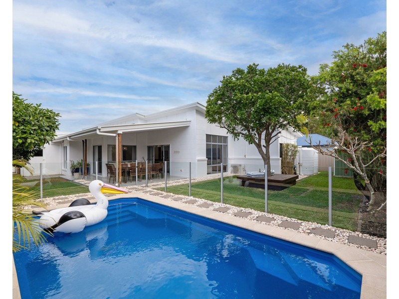 40 Sovereign Circuit, Pelican Waters QLD 4551